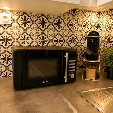 Апартаменти Bright With Balcony, Pool, And Tennis Court *