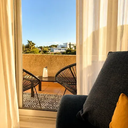 Апартаменти Bright With Balcony, Pool, And Tennis Court *